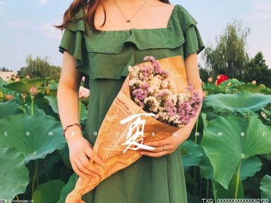 女装外套搭配 今年流行的女装外套搭配